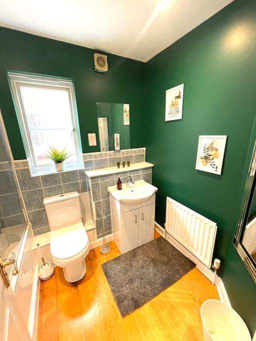 The Woodlands, Shortstay, Ideal For Families, Relocation, Contractors, Travel Stay Horley Zewnętrze zdjęcie