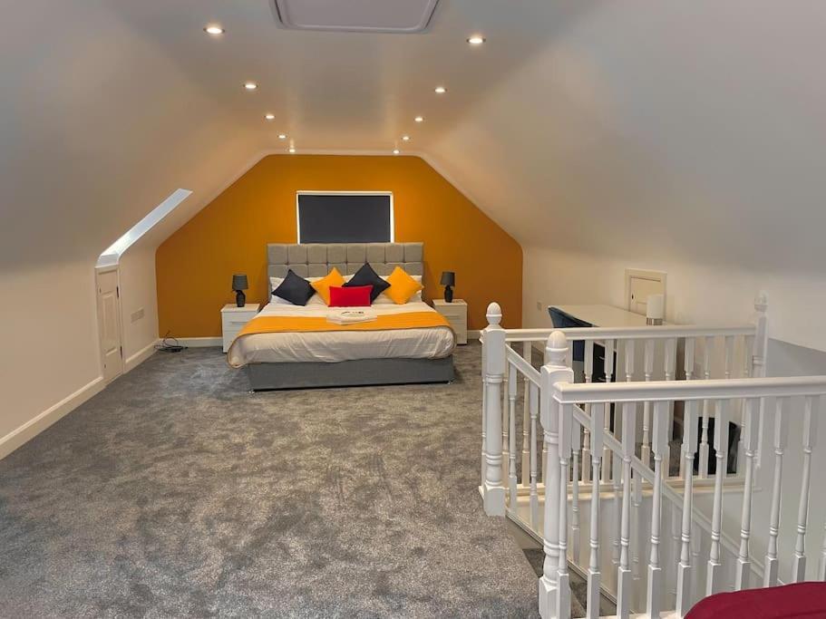 The Woodlands, Shortstay, Ideal For Families, Relocation, Contractors, Travel Stay Horley Zewnętrze zdjęcie