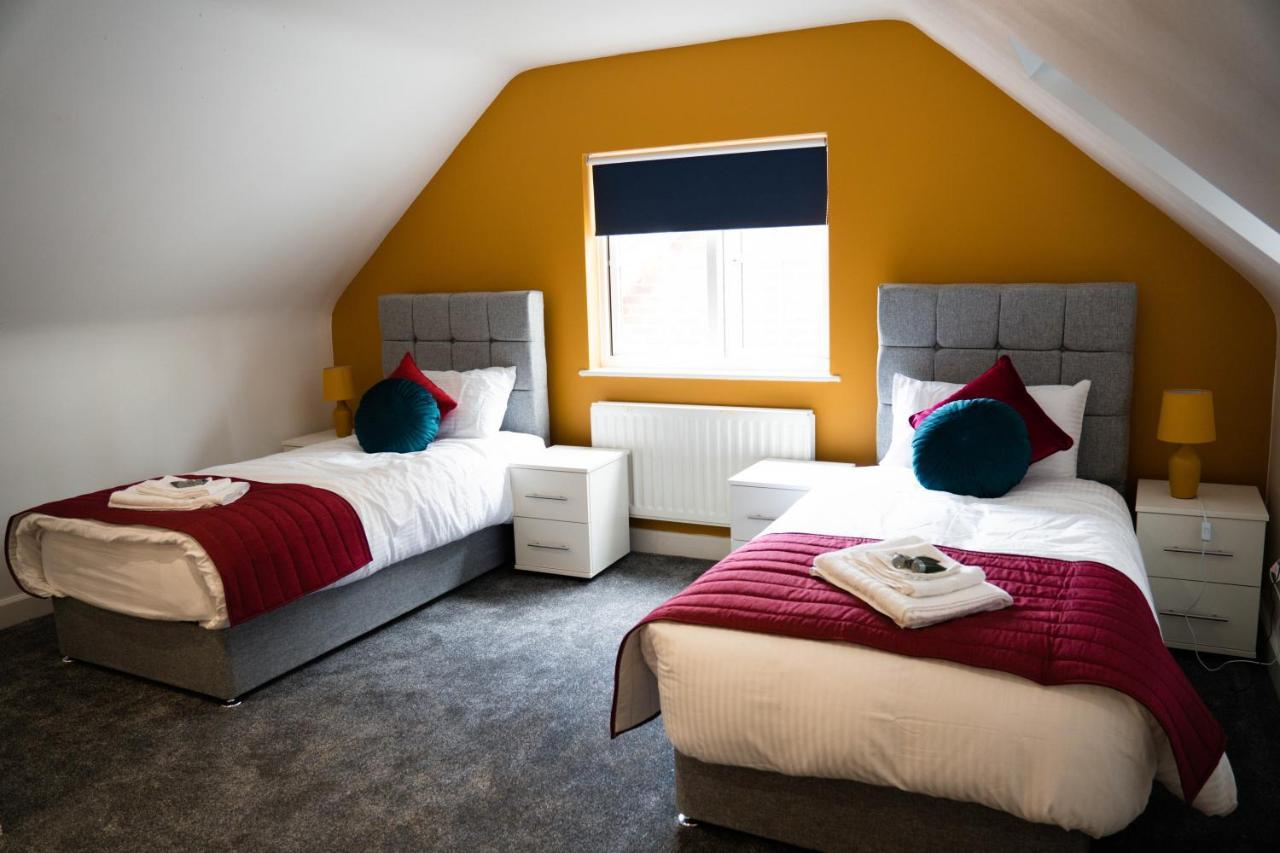 The Woodlands, Shortstay, Ideal For Families, Relocation, Contractors, Travel Stay Horley Zewnętrze zdjęcie