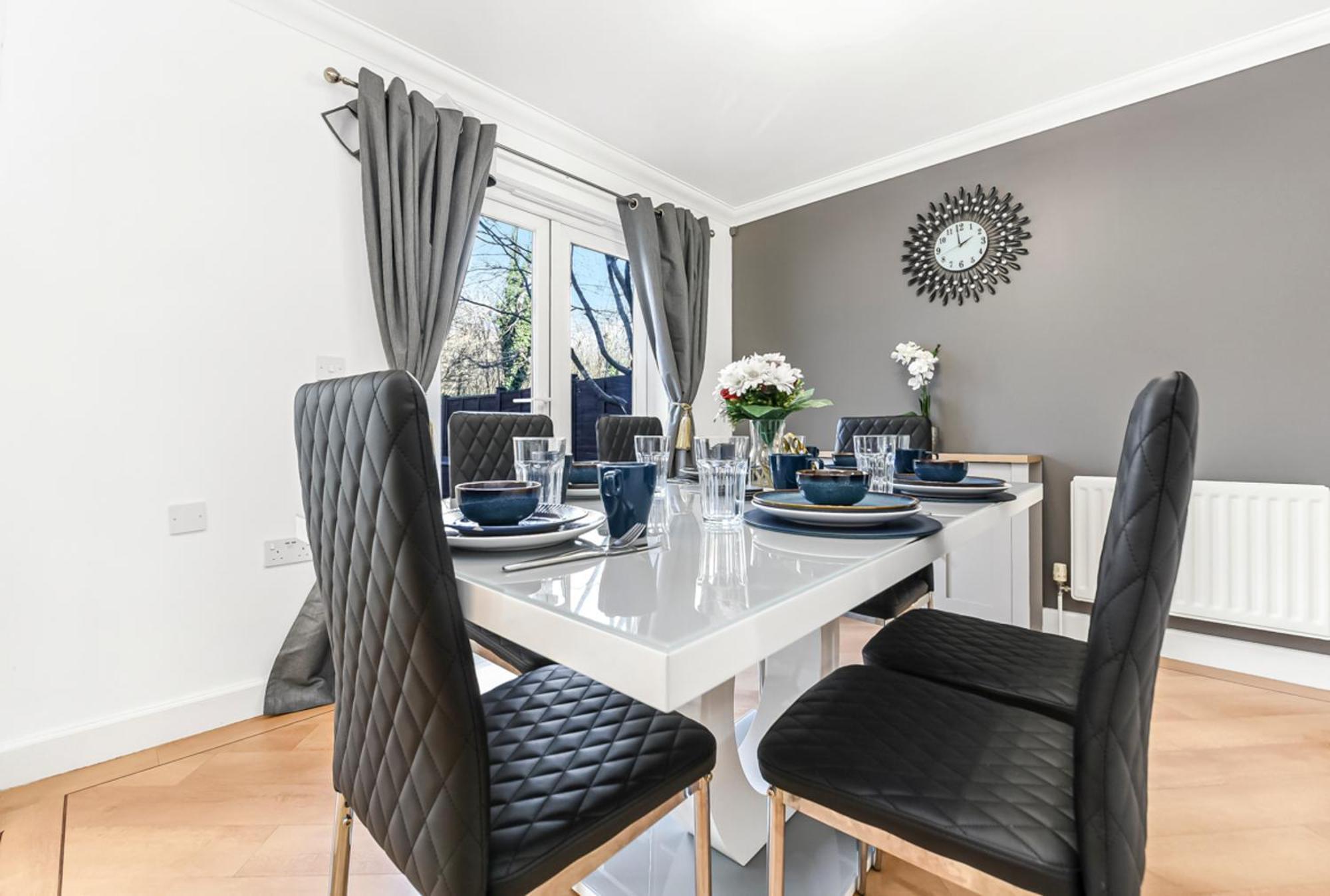 The Woodlands, Shortstay, Ideal For Families, Relocation, Contractors, Travel Stay Horley Zewnętrze zdjęcie